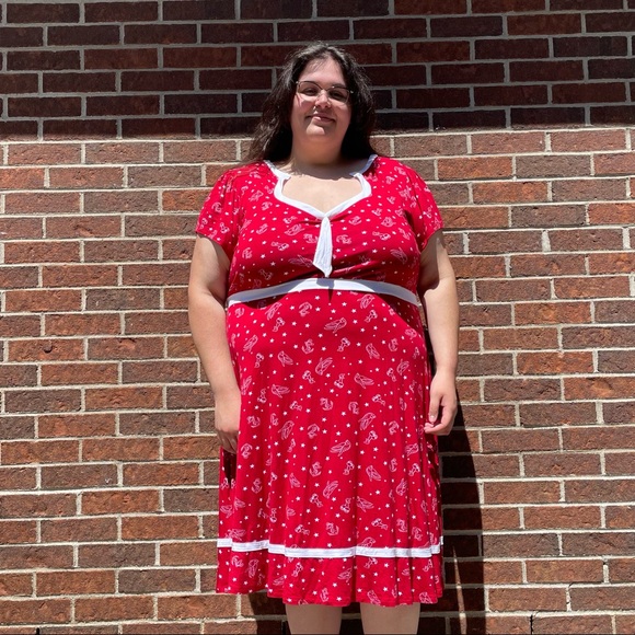 Red pinup sailor dress - Picture 9 of 11